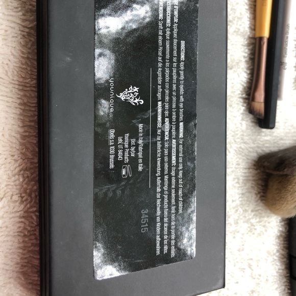 SOLD!!!!!! Younique Moodstruck Addiction 2 - Picture 3 of 4